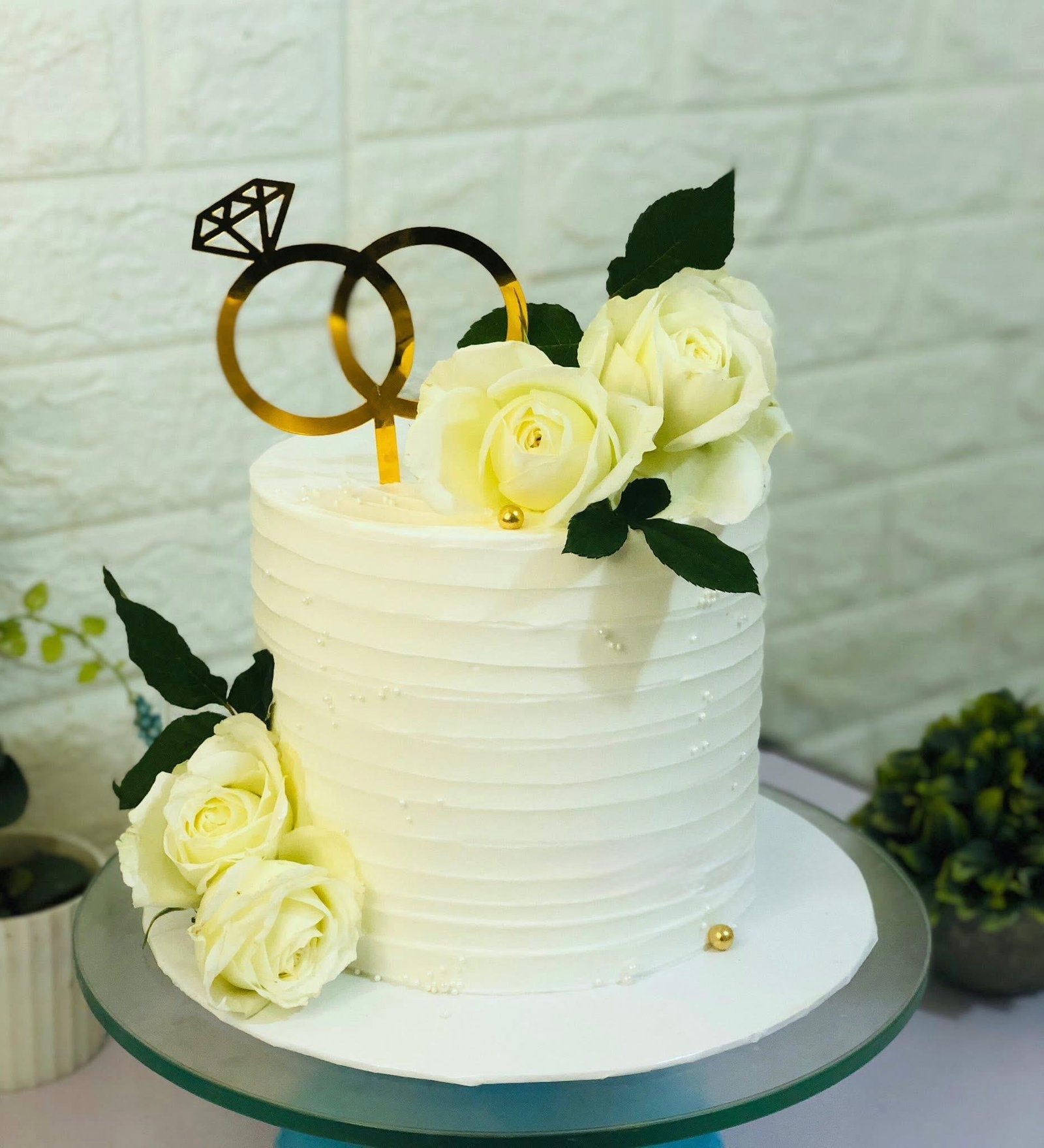 White Rose Romance Cake